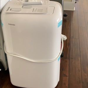 Toshiba room air conditioner